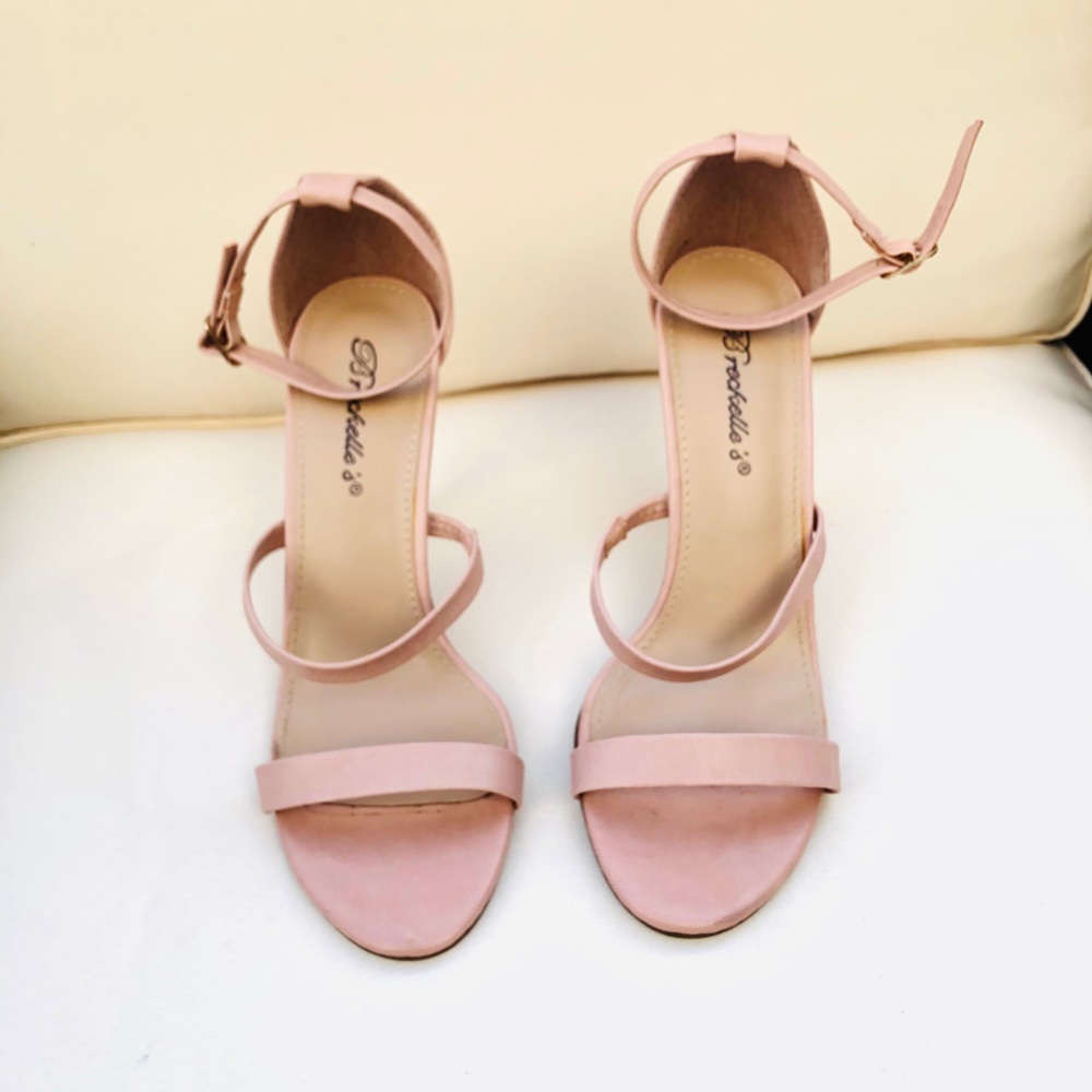 pink heeled shoes ‘’ bekelles ‘’